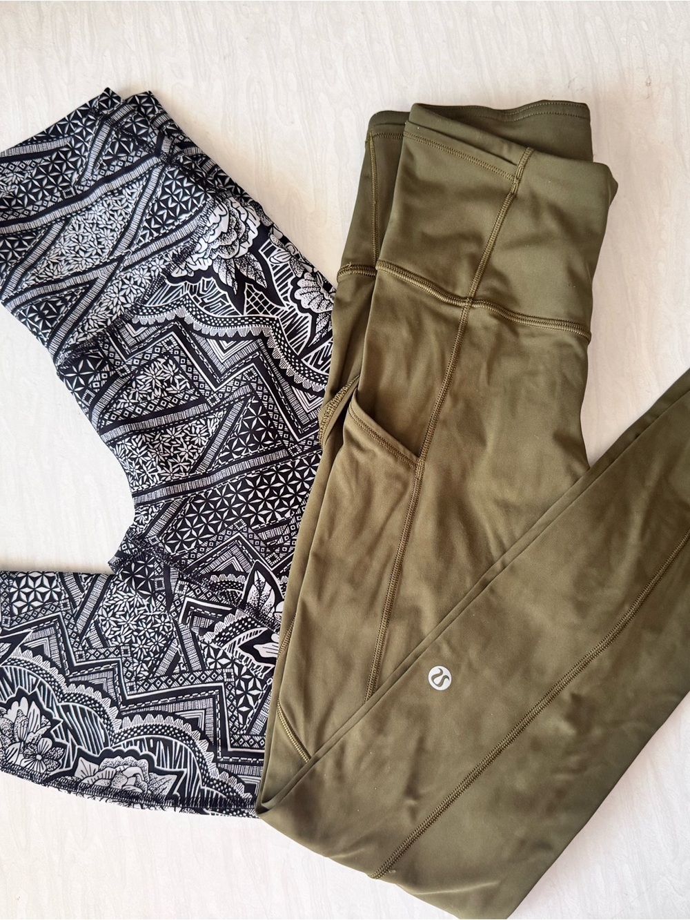 lululemon athletica Olive Green High-Rise Pocket Leggings 2,4